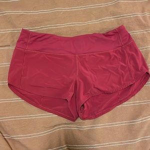 Red Lululemon speed up short 2.5 inch size 6